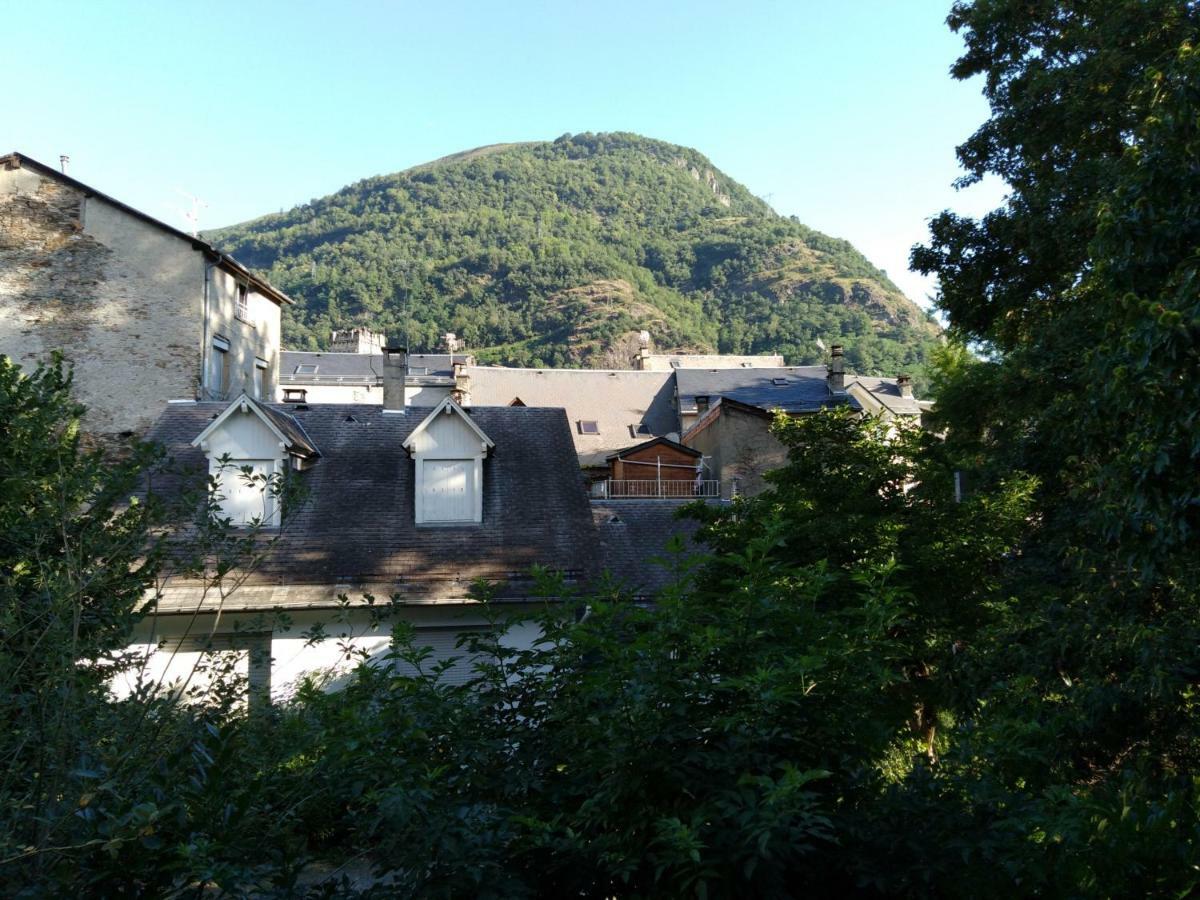 Le Pardeilhan Appt Chaleureux, Lumineux Avec Terrasse Et Parking En Coeur De Ville Bagneres-de-Luchon ภายนอก รูปภาพ